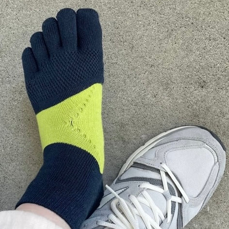 carp×TABIO/2026カープ滑り止め五本指ソックス【広島限定】23~25cm