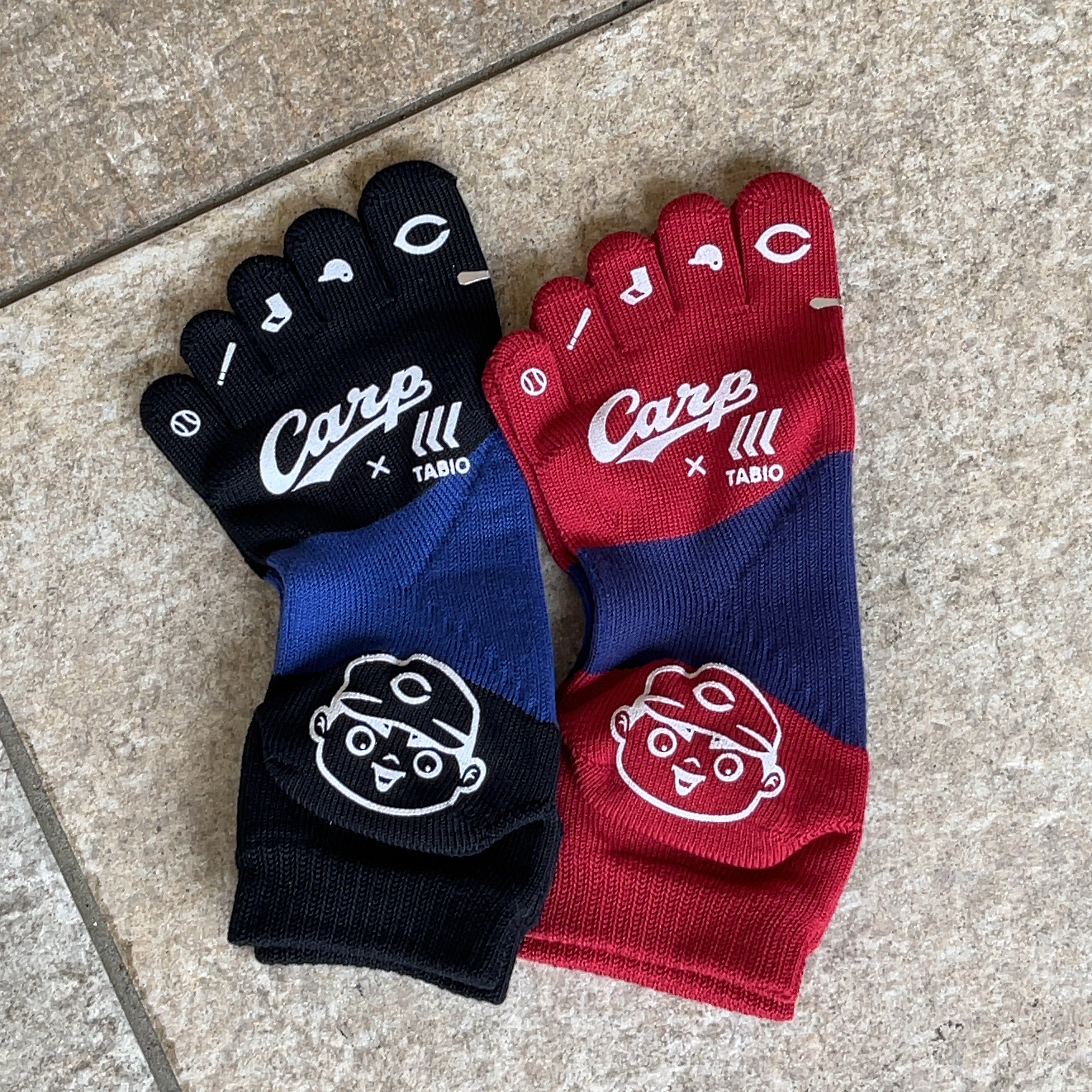 carp×TABIO／2023カープ滑り止め五本指ソックス【広島本通り店