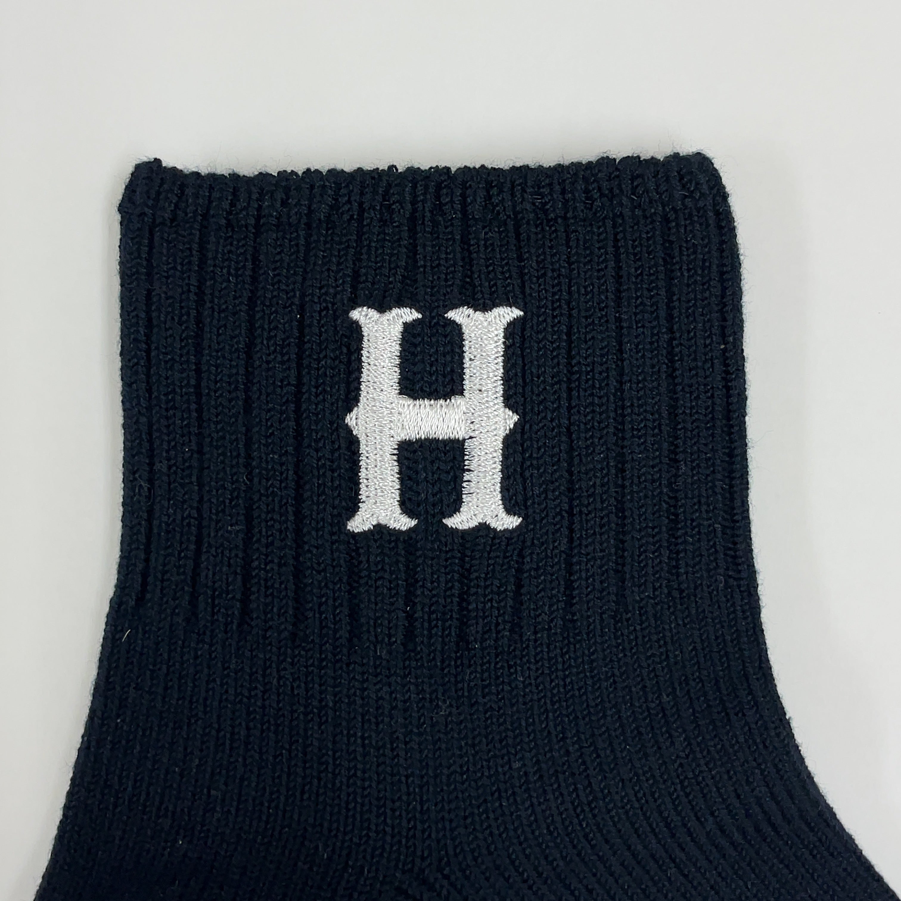 carp刺繍2025／カープソックス【広島限定】25~27cm（メンズ） – 靴下屋