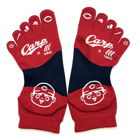 carp×TABIO／2026カープ滑り止め五本指ソックス【広島限定】25~27cm