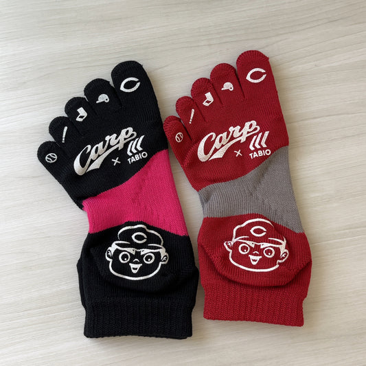carp×TABIO／2024カープ滑り止め五本指ソックス【広島本通り店限定】23～25cm