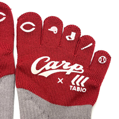 carp×TABIO／2026カープ滑り止め五本指ソックス【広島限定】23～25cm